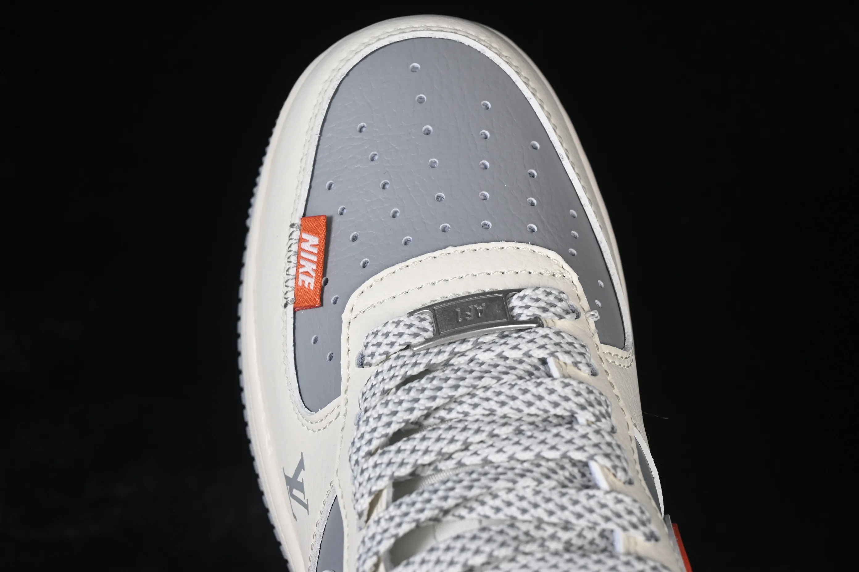 All categories Nk Air Force 1 Air Force series Nk Air Force 1 Low Air Force low-top Nike Air Force 1'07 Low joint beige gray red stitching Air Force 1 low-top casual sneakers JP8028-070
